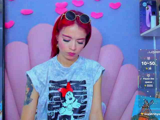 LUCY_MILLER webcam