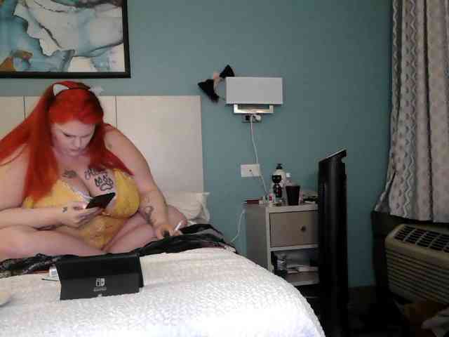 MysticLynn420 webcam
