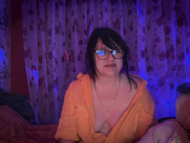 le modèle StellarTeam est en webcam porno dans un show sur le site bongacams, il possède les tags suivants: White/Caucasian,Brunette,Shaved