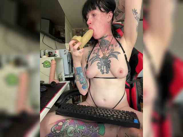 ArinaTheKink webcam