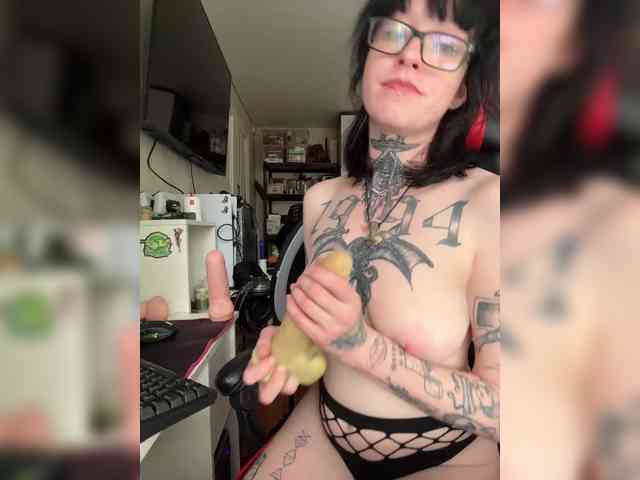 ArinaTheKink webcam
