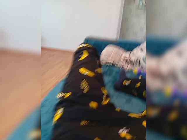 Niki233221 webcam
