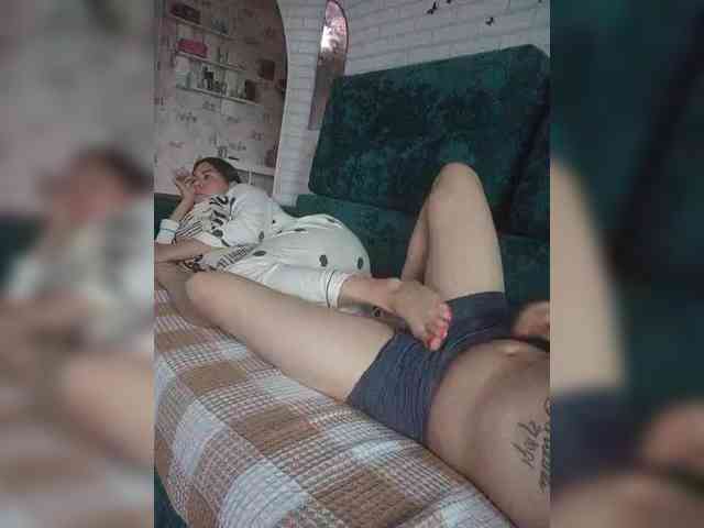 Niki233221 webcam