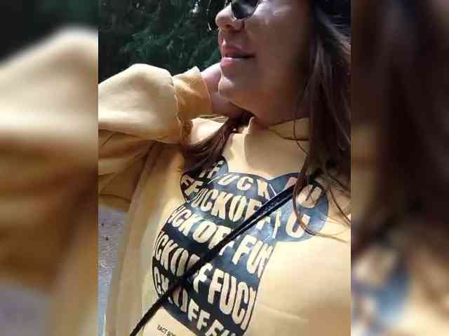 Niki233221 webcam