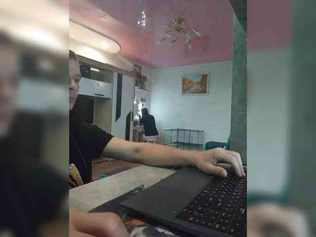 Niki233221 webcam