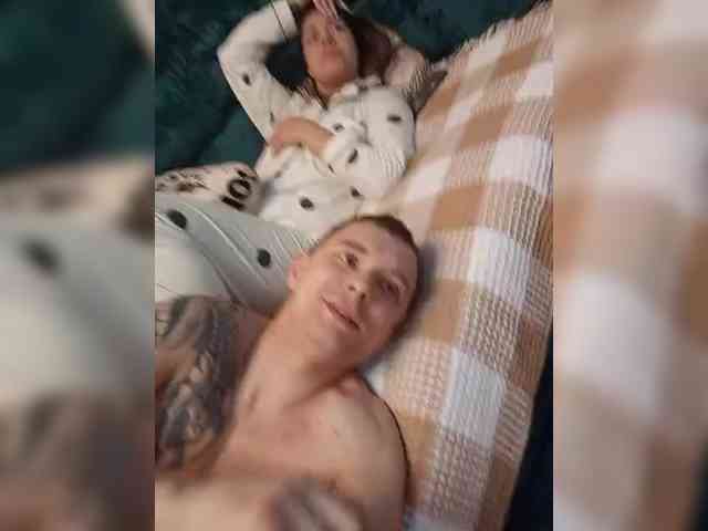 Niki233221 webcam