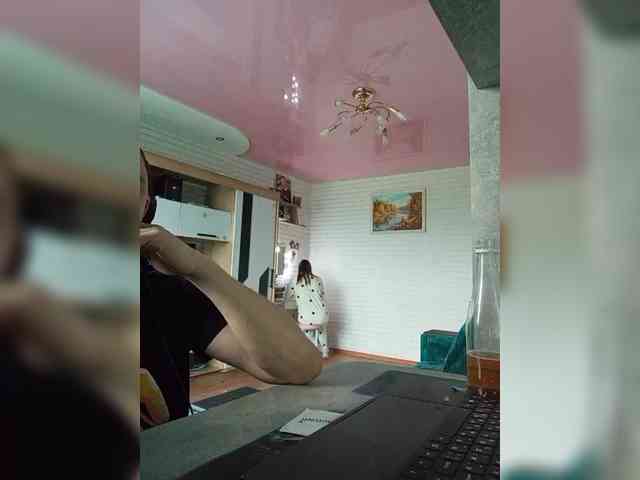 Niki233221 webcam