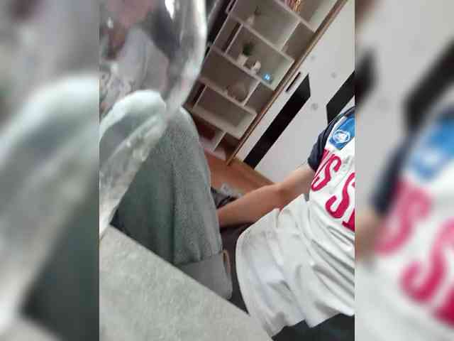 Niki233221 webcam