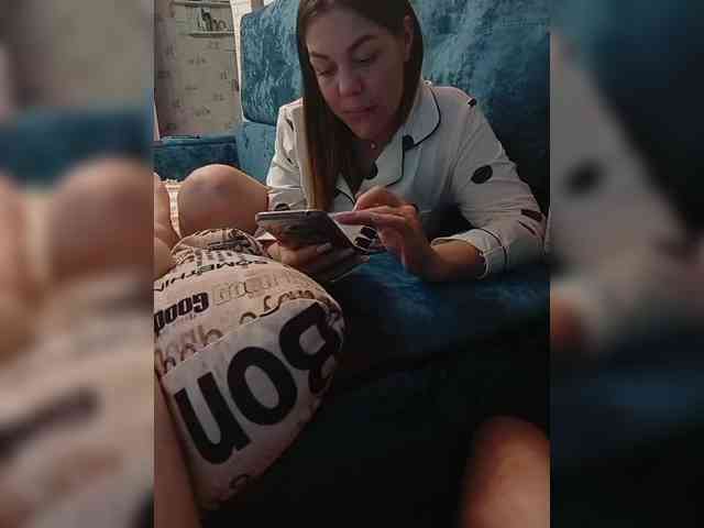 Niki233221 webcam