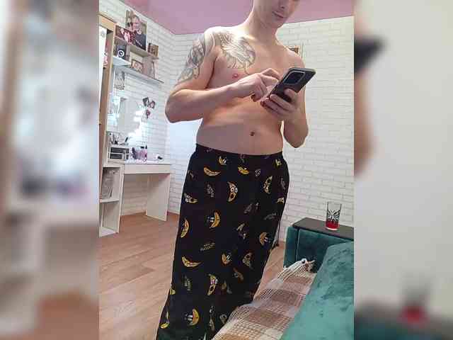 Niki233221 webcam