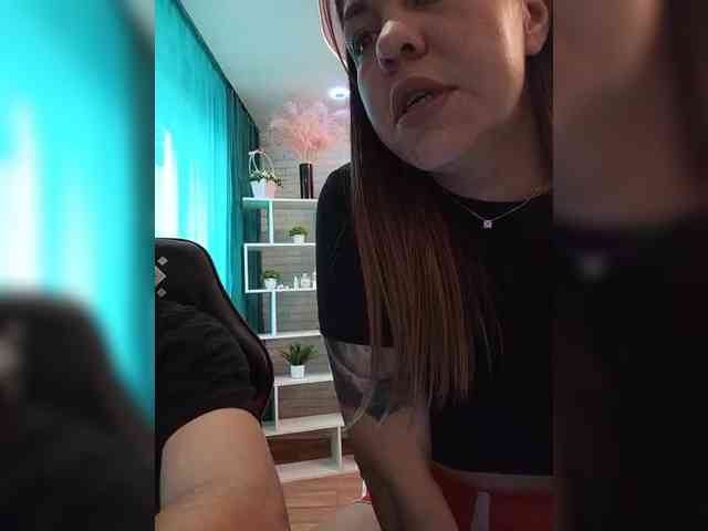Niki233221 webcam