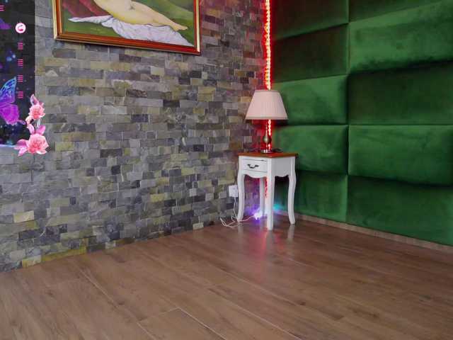 SelenSummer's BongaCams show and profile