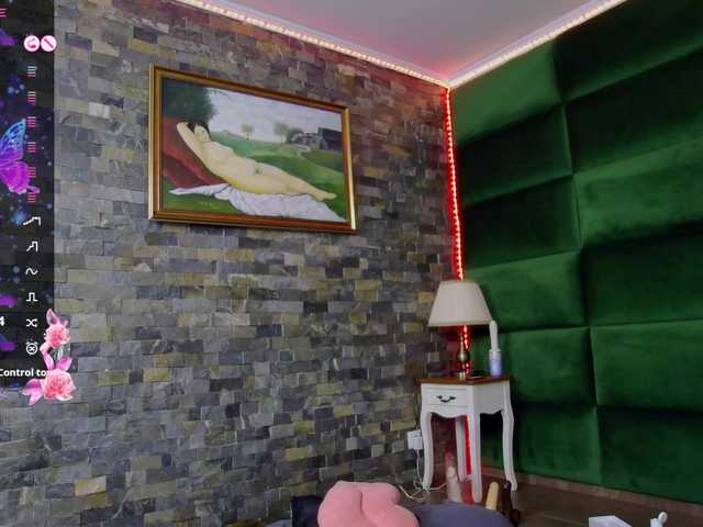 SelenSummer's BongaCams show and profile