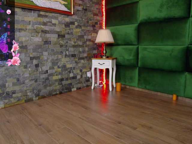 SelenSummer's BongaCams show and profile