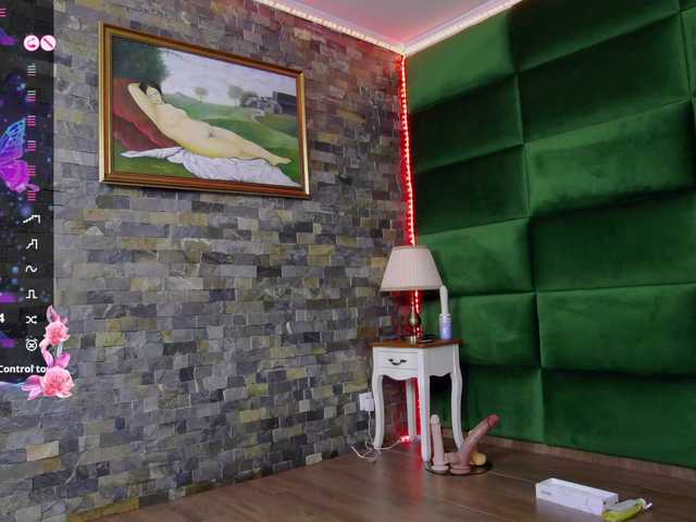 SelenSummer's BongaCams show and profile