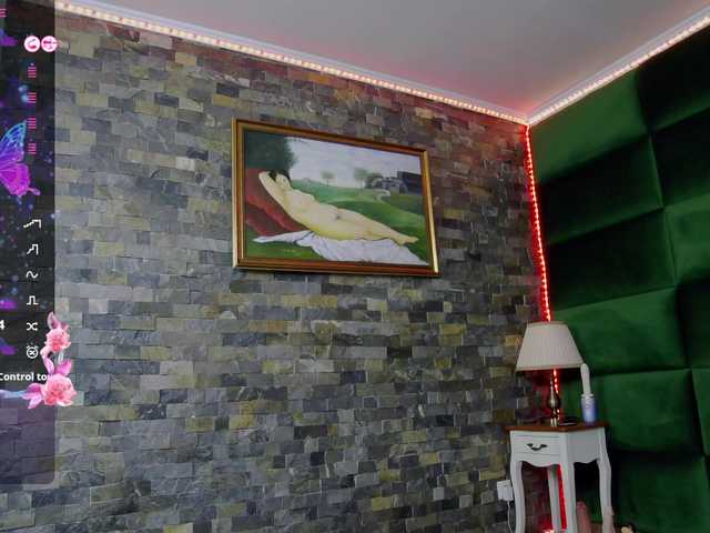 SelenSummer's BongaCams show and profile