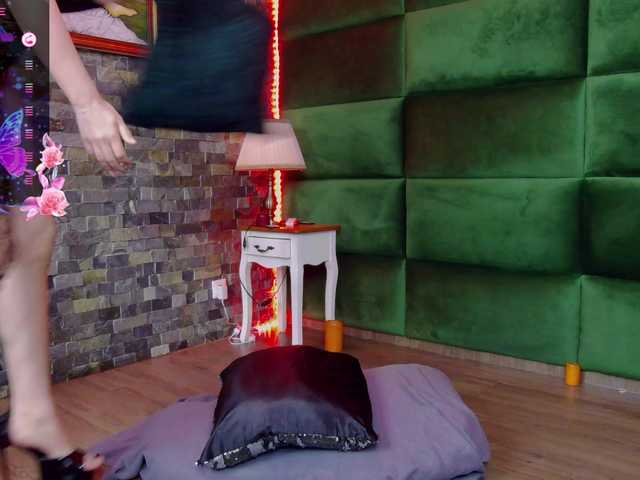 SelenSummer's BongaCams show and profile