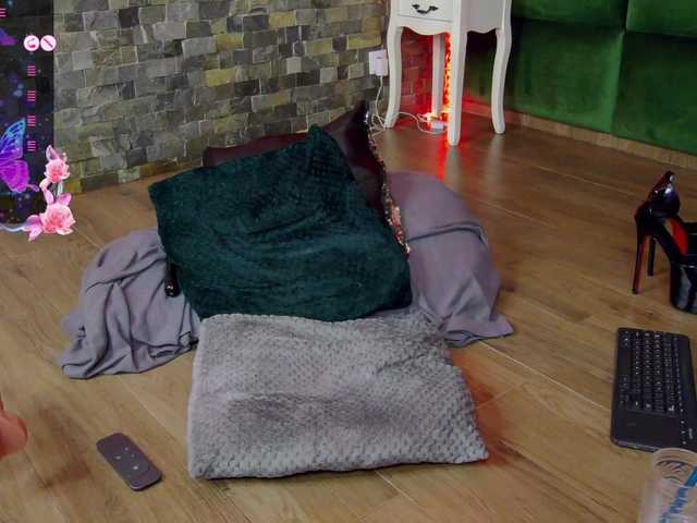 SelenSummer's BongaCams show and profile