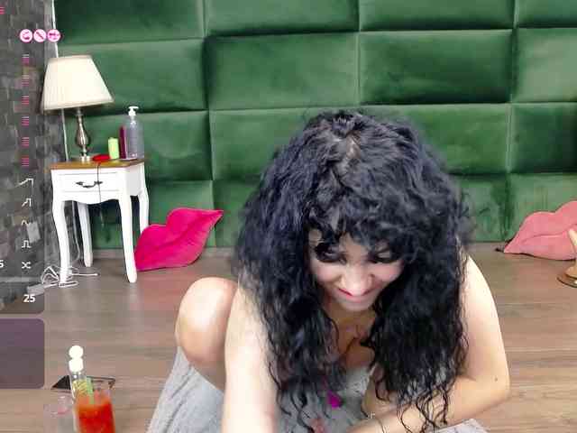 Shaved white, Shaved mature, Group chat for 20 39 tokens, Full privates for..., Black Sloppy Head 4