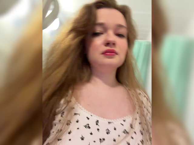 SweetKarinaa's BongaCams show and profile