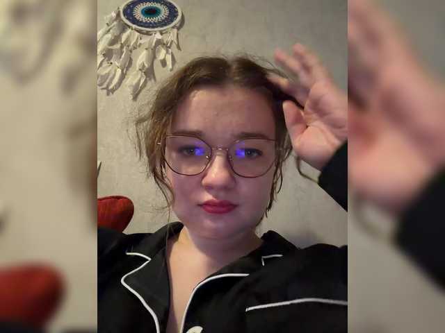 SweetKarinaa's BongaCams show and profile