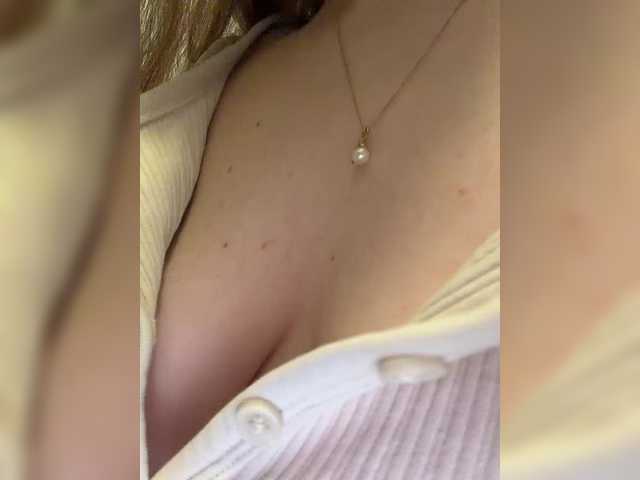 SweetKarinaa's BongaCams show and profile