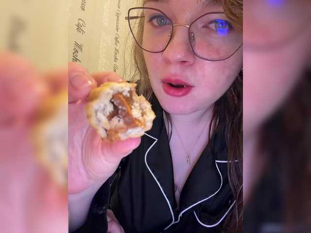 SweetKarinaa's BongaCams show and profile