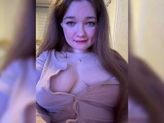 SweetKarinaa's BongaCams show and profile