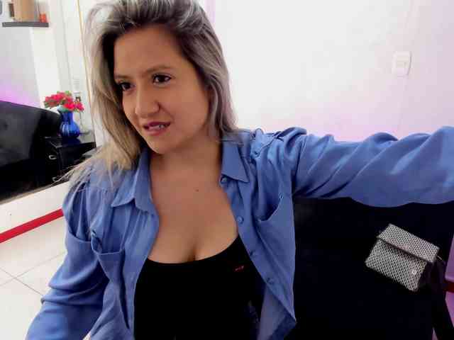 ValeriaHunter webcam