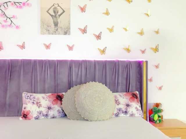 Lilithcapri7's BongaCams show and profile