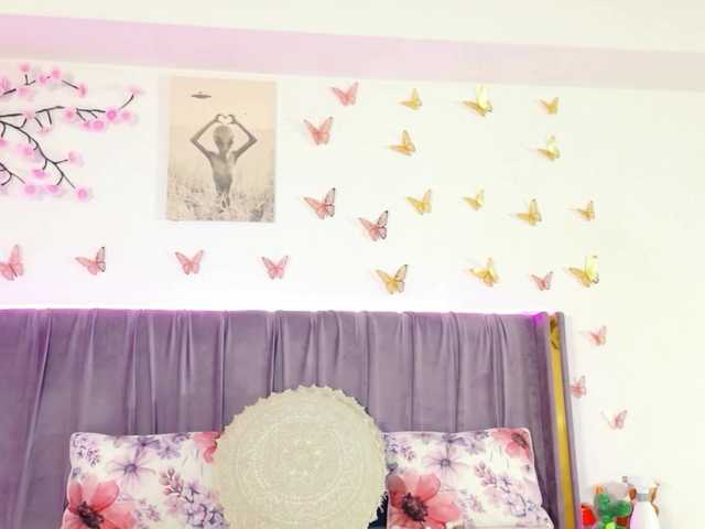 Lilithcapri7's BongaCams show and profile