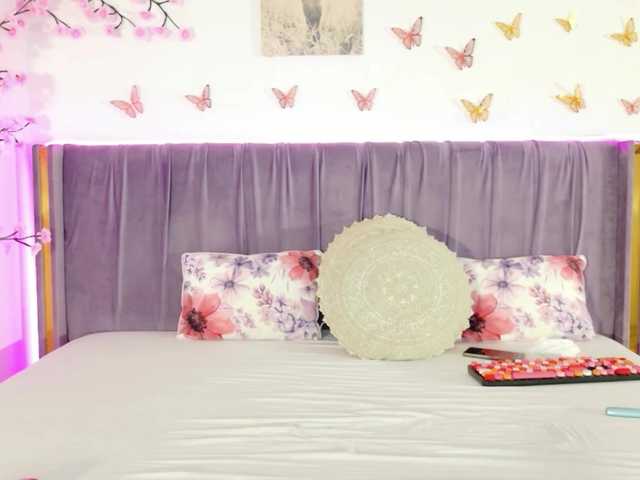 Lilithcapri7's BongaCams show and profile