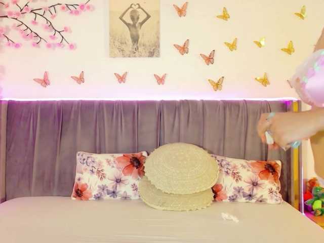 Lilithcapri7's BongaCams show and profile