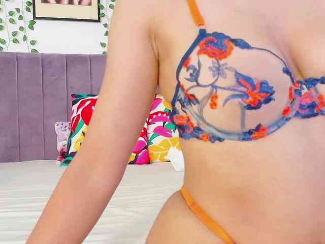 Lilithcapri7 webcam