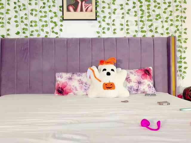 Lilithcapri7 webcam