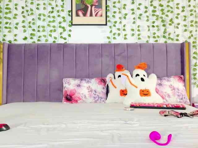 Lilithcapri7 webcam
