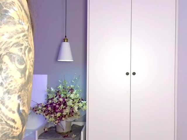 Opskira's BongaCams show and profile