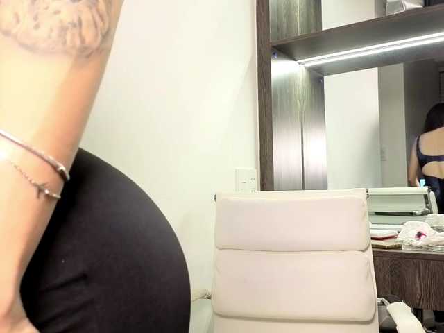 Opskira's BongaCams show and profile