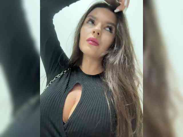 Oops_kiraa webcam