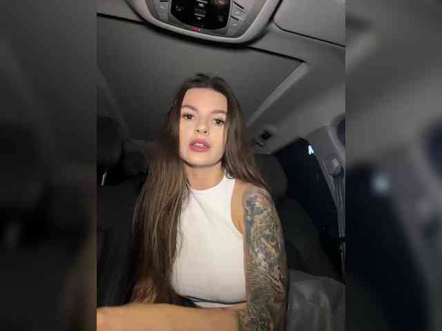 Oops_kiraa webcam