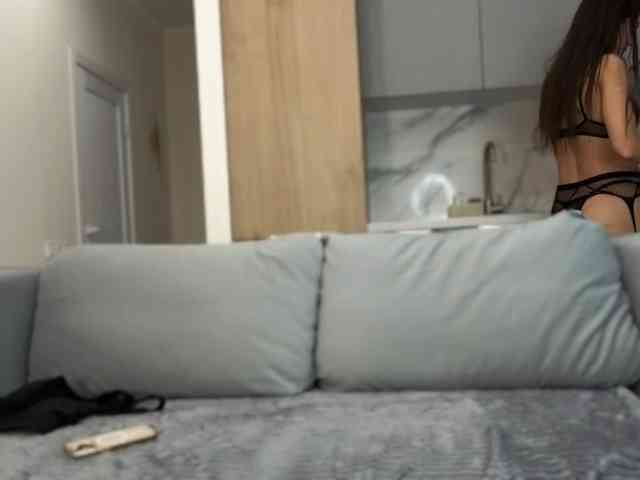 Oops_kiraa webcam