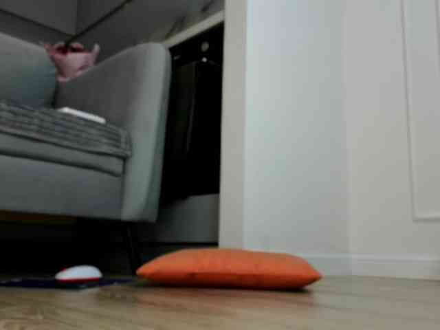 Oops_kiraa webcam