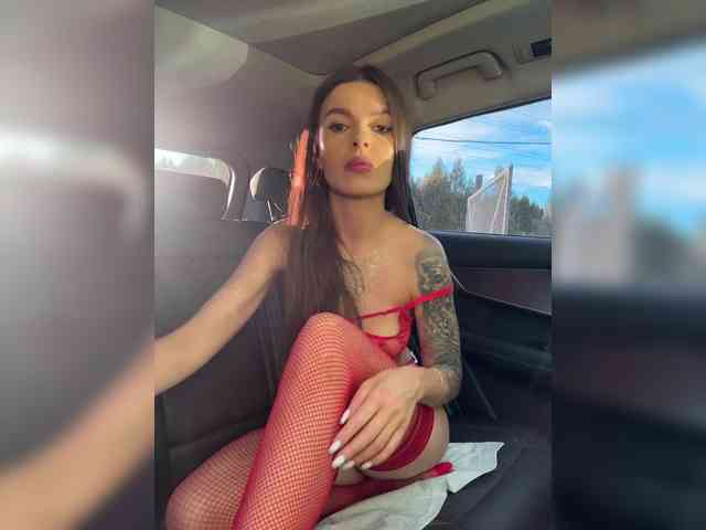 Oops Kiraa (25, White Cam Girl) performing deepthroat.