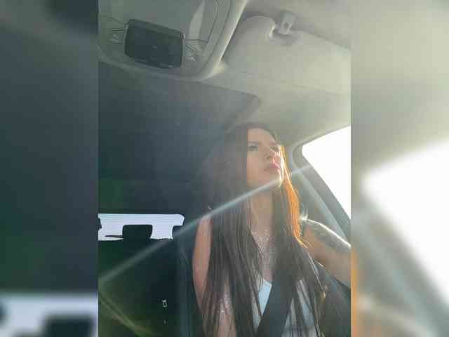 Oops_kiraa webcam