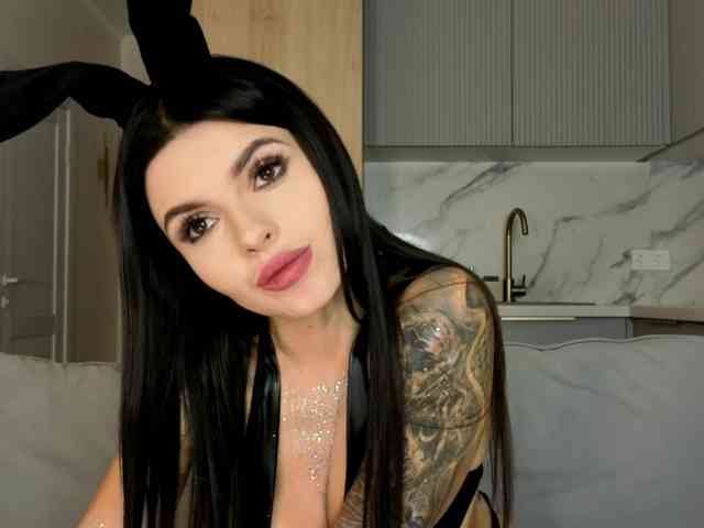 Oops_kiraa webcam