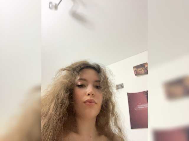 LadyEmily's BongaCams show and profile