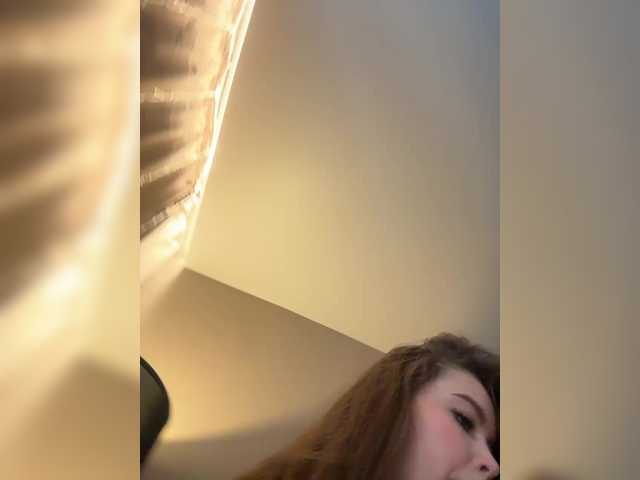 LadyEmily's BongaCams show and profile