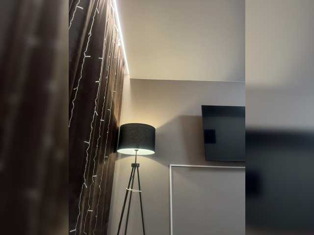 LadyEmily's BongaCams show and profile