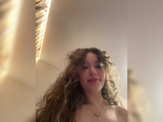 LadyEmily's BongaCams show and profile