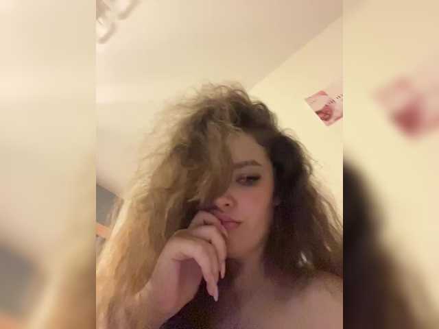 LadyEmily's BongaCams show and profile